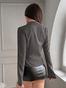 Chemisier à rayures gris foncé à manches longues de style Y2K pour femmes, vue arrière
