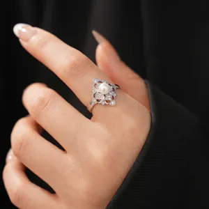 Zircon pearl rhombic flower open ring in silver vintage style with hollow engraving
