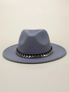 Close-up of grey woolen jazz hat for women featuring a decorative gold chain band