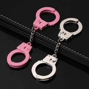Simulation Mini Handcuff Keychain Zinc Alloy Miniature Key Ring Ornament Creative Novelty Hanging Gift Unisex Silver