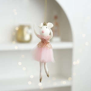 Détail de la décoration souris de ballet avec jupe en tulle rose et couronne dorée