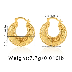Detailed size view of 18K gold plated irregular earrings with dimensions and weight