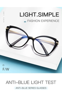 Detail view of butterfly cat eye blue light blocking glasses with TR90 metal temples