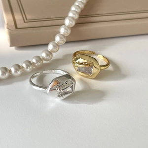 Anelli regolabili in argento S925 con zircone rettangolare in finitura oro e argento