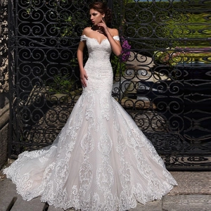 Mermaid Wedding Dress Off The Shoulder Lace Embroidery Sweetheart Neckline Large Train Elegant Bridal Gown White