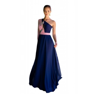 Robe de soirée longue en mousseline bleu marine à une épaule avec broderies florales chic