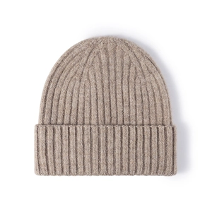 Warme gestrickte beige Wollmütze für Damen mit stilvollem, geripptem Umschlag für den Winter