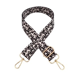 Verstellbarer Taschenurt mit Leopardenmuster und goldfarbenen Metallhaken