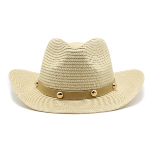 Chapeau de cow-boy en paille avec rivets dorés élégants et large bord anti-UV extérieur
