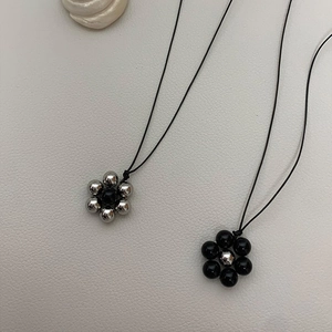 Flower Pendant Necklace Beaded Faux Crystal Minimalist Handcrafted Cord Jewelry For Women Niche Elegant