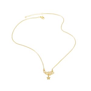 Elegante collana dorata con ciondoli a cuore, stella e luna con zirconi incastonati