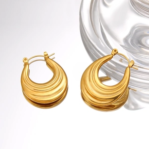 Vintage 18K vergoldete Edelstahl U-Form strukturierte Creolen für Damen Mode