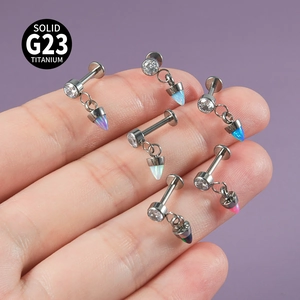 Labret en titane G23 et piercing cartilage avec pendentif opale cône et zircon cubique