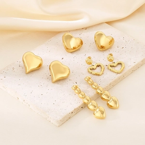 Minimalist Stainless Steel Heart Stud Earrings For Women 18K Gold Plated Polished Hammered Heart Dangle Earrings Jewelry Gift