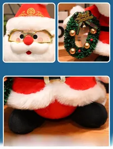 Détails d'une poupée Père Noël en peluche avec barbe douce, lunettes dorées et couronne de Noël