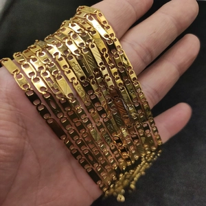 Handheld 18K gold layered stainless steel chain necklaces with textured links for women
