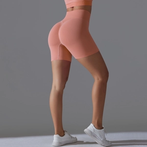 Detail of high-waist seamless knitted sports shorts with peach lift and rib design
