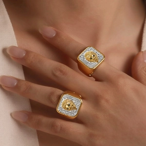 Luxurious 18k gold plated stainless steel square lion head ring with sparkling crystals