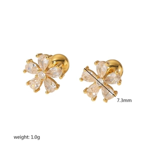 Sparkling flower stud earrings in 18k gold plated stainless steel with clear zircons