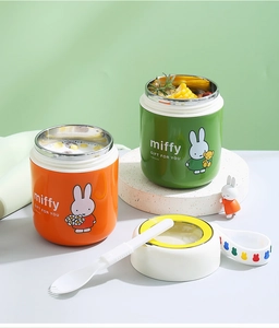 Detail of insulated soup cups with 304 stainless steel interior and folding spoons