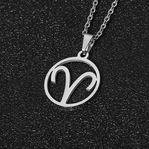 Collana con ciondolo zodiacale in acciaio inossidabile argento dal design circolare