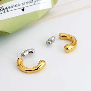 Two-tone U-shaped titanium steel hoop earrings with gold-polished finish and pearls