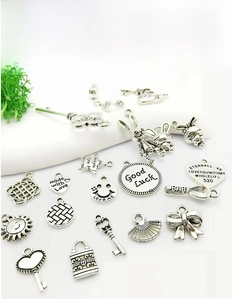 Détails de breloques mixtes en alliage d'argent aux formes de cœur et de clé pour bijoux DIY