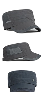 Detalle de la gorra militar gris oscuro de secado rápido con malla y logo plata