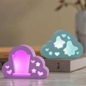 Wolk-vormige Halloween LED-verlichting met spook- en hartmotieven in paars en blauw