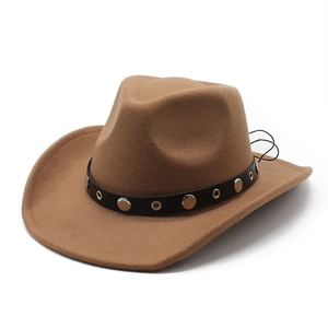 Klassischer brauner Western-Cowboyhut aus Wollfilz mit nietenbesetztem Lederband und Kordel
