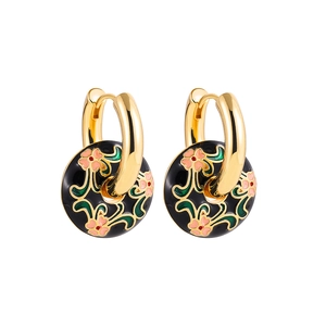Französische Retro-Ohrringe aus Gold mit schwarzem Emaille-Blumenanhänger und Clip