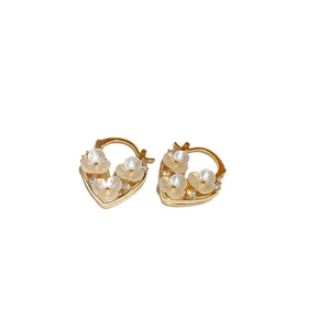 Gold plated heart pearl earrings with zircon flowers for a French vintage elegant look