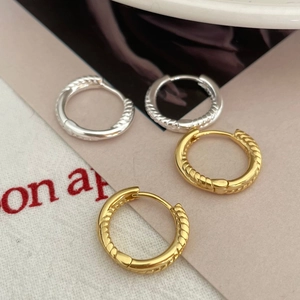 Minimalist 925 sterling silver hoop earrings with twisted rope texture in gold and silver