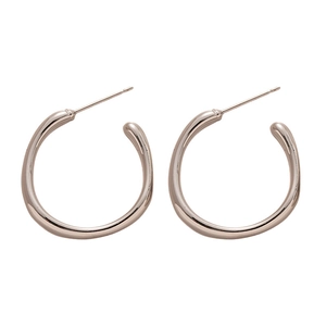 Boucles d'oreilles géométriques irrégulières en argent minimalistes avec texture polie