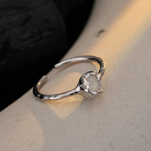 Minimalist S925 sterling silver open ring featuring a polished white agate gemstone inlay