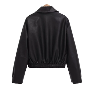 Veste courte en similicuir noir pour femme avec col rabattu et vue arrière tendance