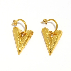 Golden heart-shaped stud earrings with hammered texture in minimalist stainless steel