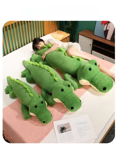 Grosse peluche crocodile verte douce disponible en tailles 100cm, 130cm et 170cm pour fille
