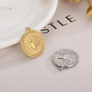 Minimalist stainless steel round bee pendant necklace charms in gold and silver finish