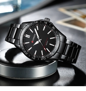 Detailed close-up of CURREN men's quartz watch with black metal band and rotatable bezel