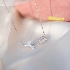 Elegant 925 sterling silver tulip necklace with white chalcedony and zircon stones