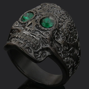 Vintage men's Viking Mjolnir skull ring with green gemstone eyes and gothic carvings