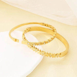 18K vergoldetes Edelstahl-Armreif-Set mit hohlen Sternen und Diamanten für Damen