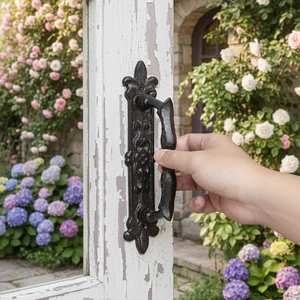 Retro Cast Iron Door Handle Fleur De Lis Relief Pattern Gate Pull For Barn Wood Fence Cabinet Vintage Metal Decorative Hardware