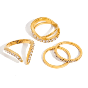 Lot de 4 bagues minimalistes plaquées or 18K en acier inoxydable avec zircons brillants