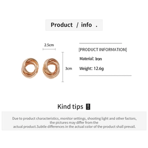 Detail specifications of rose gold geometric round twisted earrings in 2.5cm x 3cm size