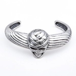 Retro Egyptian mummy skull open bangle in vintage silver finish for a punk gothic look