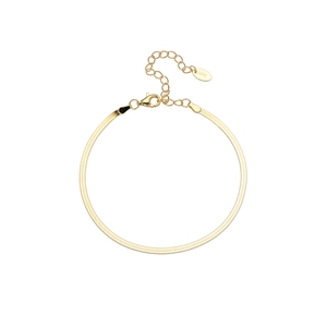 Detail of S925 sterling silver gold-plated flat snake chain bracelet with lobster clasp