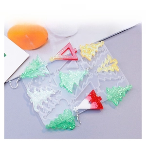 Détail du moule en silicone pour boucles d'oreilles de Noël avec paillettes