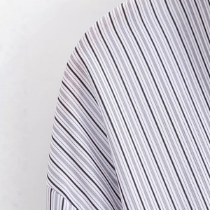 Camicia casual a maniche lunghe a righe con texture di alta qualità a righe sottili
